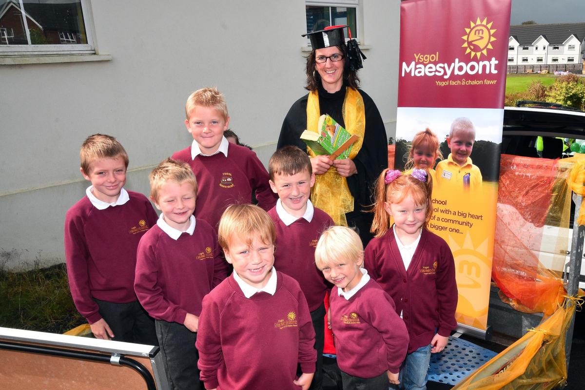 Ysgol Maesybont pupils take to the road. Pic: Mark Davies.