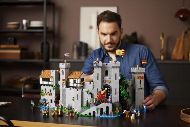 South Wales Guardian: LEGO® Lion Knights’ Castle. Credit: LEGO