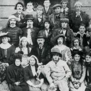 Aeres Maesyfelin was a popular play in the early 20th century. Pictured is the Gwaun Cae Gurwen Dramatic Society dressed for a performance of Aeres Maesyfelin in 1917.