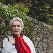 The life and career of Sian Phillips will be revealed on S4C on Friday